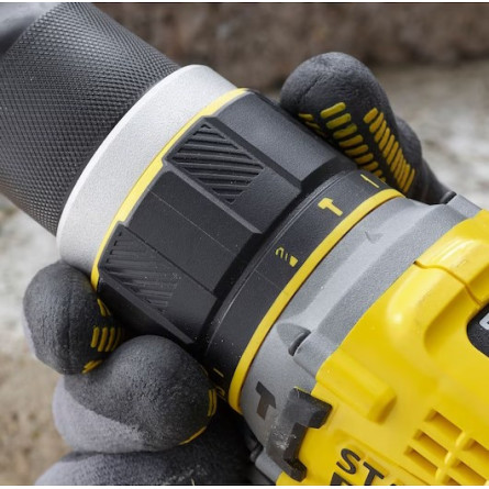 Bezszczotkowa wkrętarka udarowa 18V STANLEY FATMAX V20 SFMCD721D2K-QW