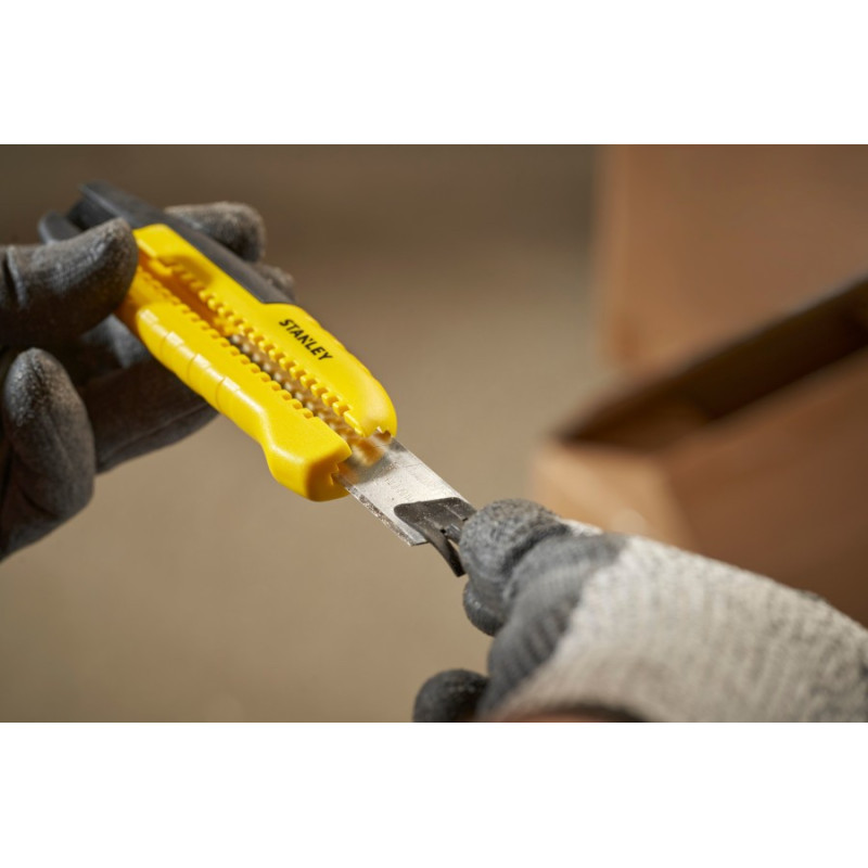 STANLEY Nóż z systemem łamania ostrza 18mm STHT10489-1