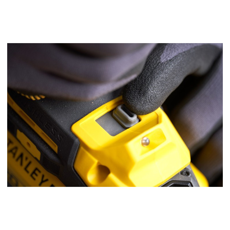 Akumulatorowy klucz udarowy 1/2 949Nm STANLEY FATMAX V20 SFMCF940B-XJ