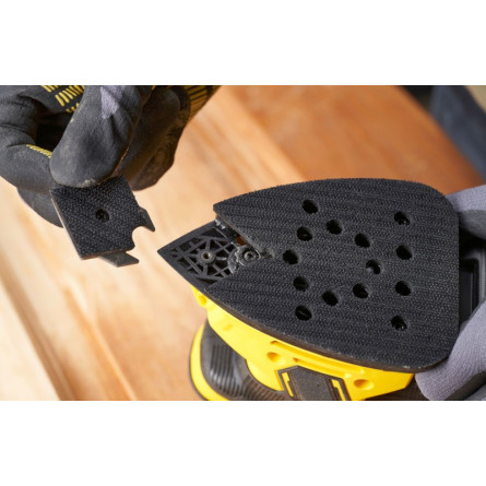 Szlifierka oscylacyjna delta STANLEY FATMAX SFMEW210S-QS, 120W. Kompaktowe narzędzie do precyzyjnego szlifowania narożników i tr