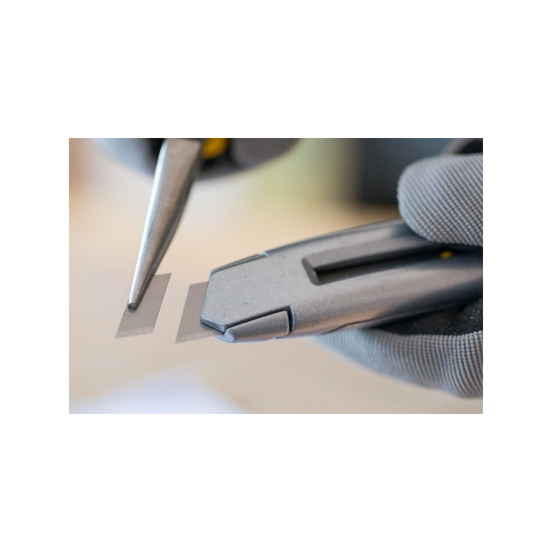 STANLEY Nóż łamany metalowy 18 mm INTERLOCK 4-10-018