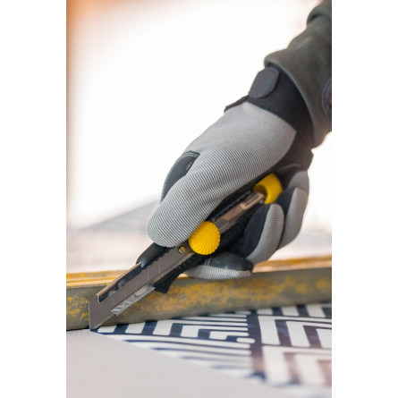 STANLEY Nóż łamany 18mm STANLEY DYNAGRIP 0-10-418