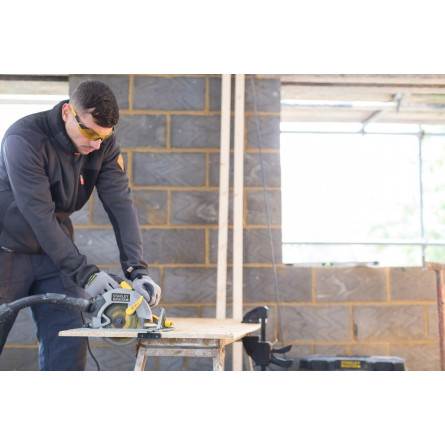 STANLEY Pilarka tarczowa 1650W FME301-QS