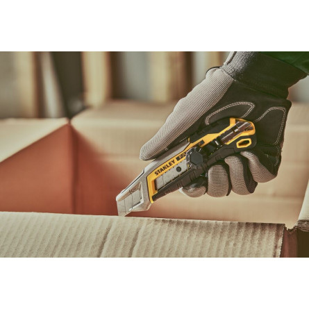 STANLEY Nóż z systemem łamania ostrza i blokadą 18mm FATMAX FMHT10592-0 STANLEY Nóż z systemem łamania ostrza i blokadą 18mm FATMAX FMHT10592-0